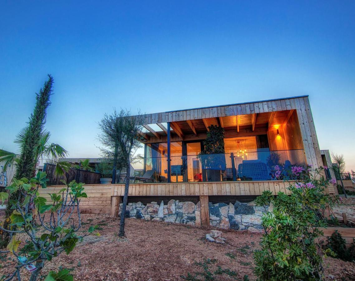 Noa Island Retreat Resort 4*